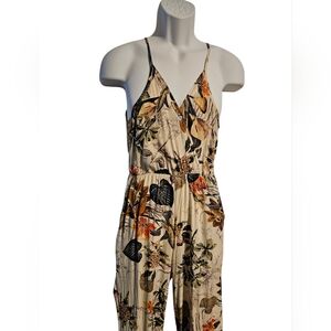 Adorable natural botanical jumper Pockets Open side leg Jrs sz. L